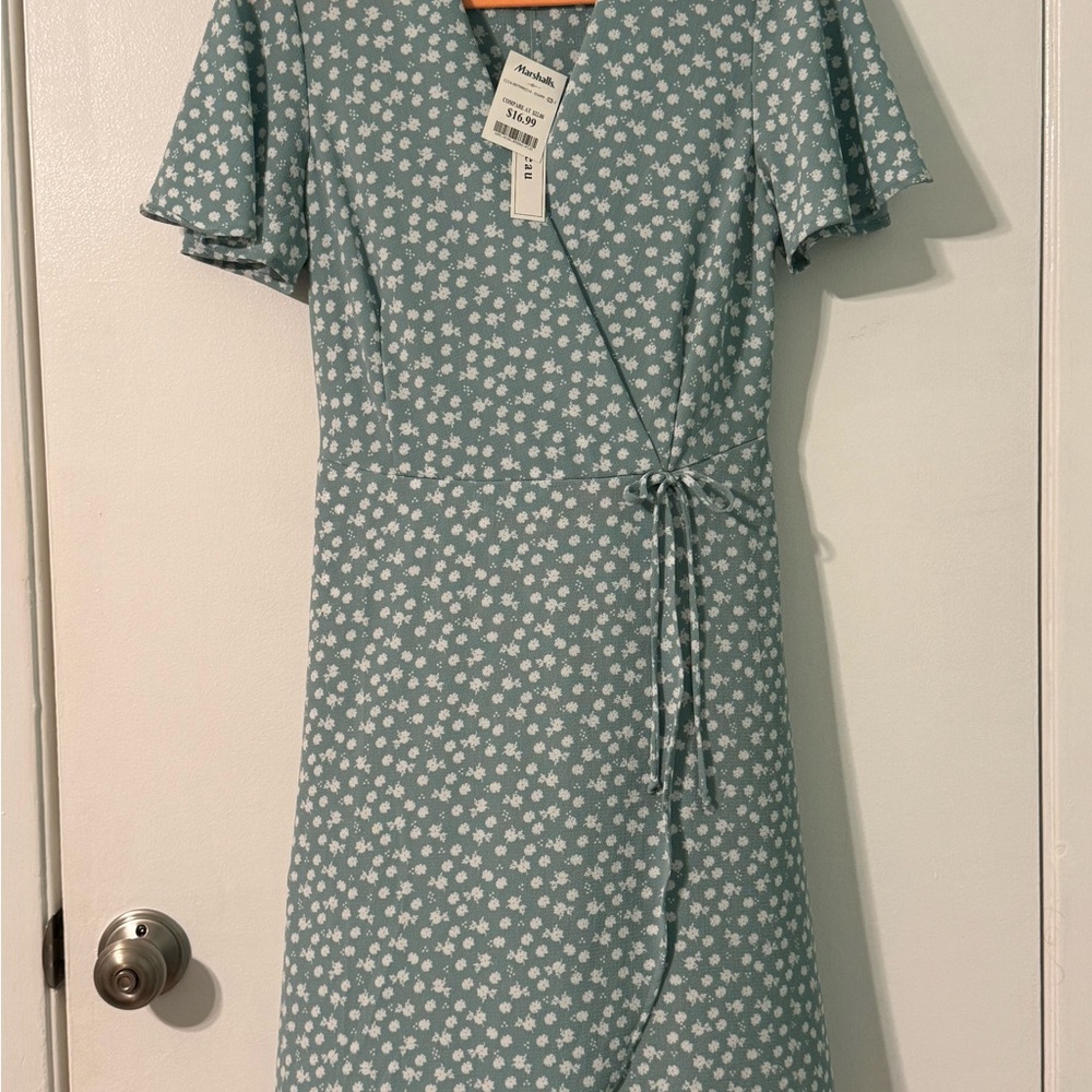 Monteau Green Flutter Sleeve Midi Sundress